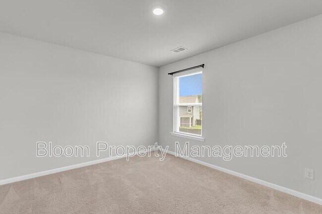 Building Photo - 227 Shortmarsh St