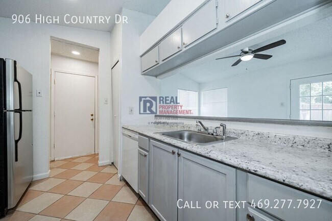 Building Photo - 906 High Country Dr