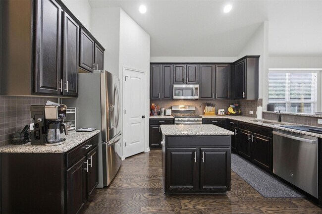 Building Photo - 328 Rock Mill Loop