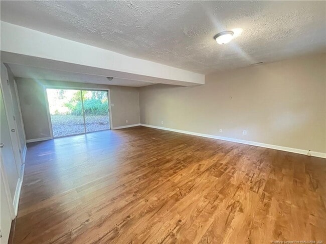 Building Photo - 1025 N Hill Rd