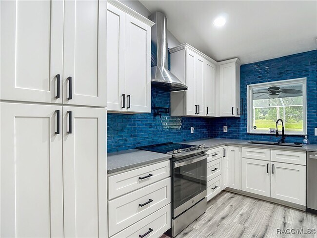 Building Photo - 884 W Massachusetts St