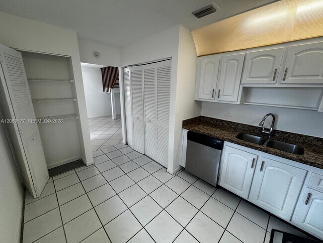 Building Photo - 16413 Grape Way