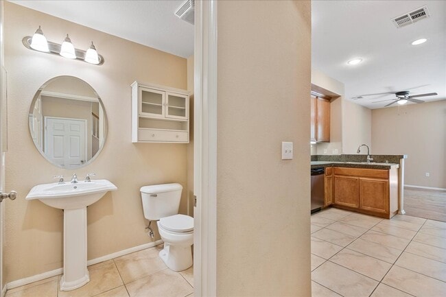 Building Photo - 14932 Isamar Ln
