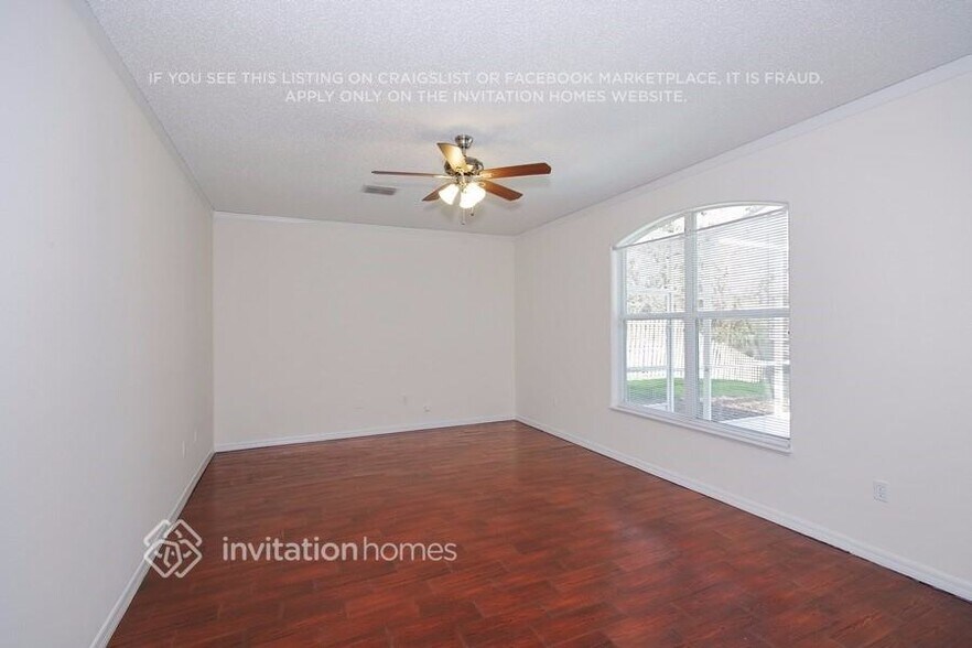 Building Photo - 127 Golfside Cir