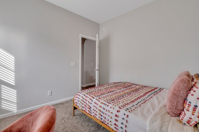Building Photo - 181 Sunflower Cir NE