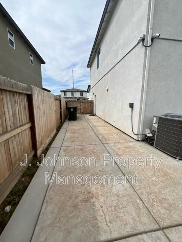 Building Photo - 3115 Tinsley St