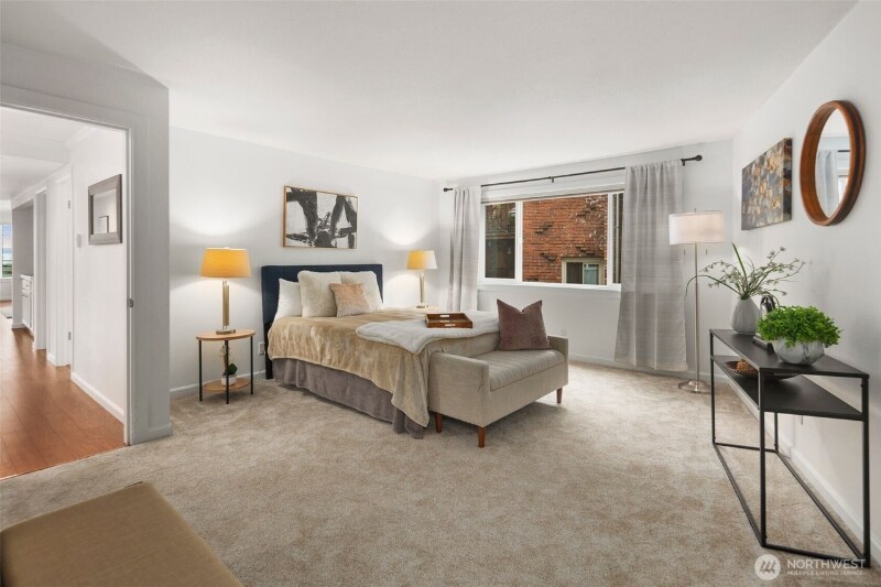 Building Photo - 617 W Mercer Pl