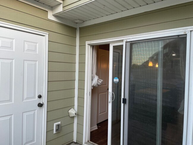 Building Photo - Beautiful Goodlettsville Condo Rental – 2 Bed, 2.5 Bath