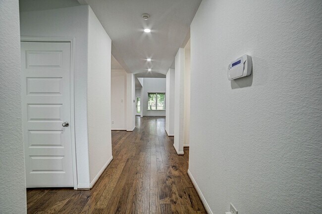 Building Photo - 5007 Sawmill Terrace Ln