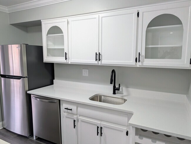 Building Photo - 107 Kennedy Dr