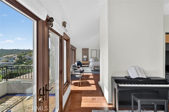 Building Photo - 545 Avenida Buenos Aires