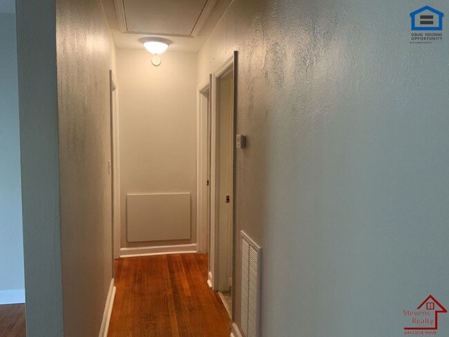 Building Photo - 304 Tunnel Blvd