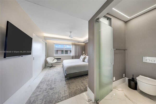 Building Photo - 10190 Collins Ave