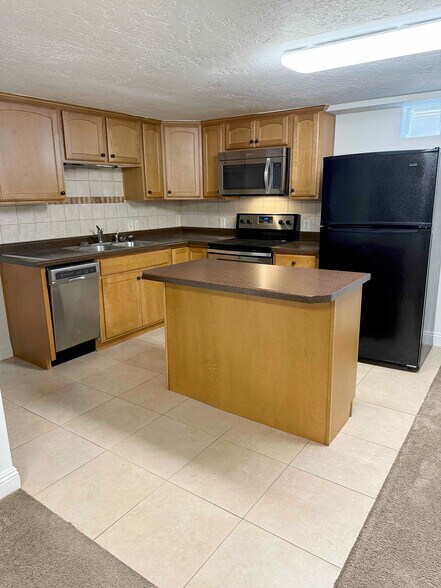 Building Photo - 5509 W 13600 N