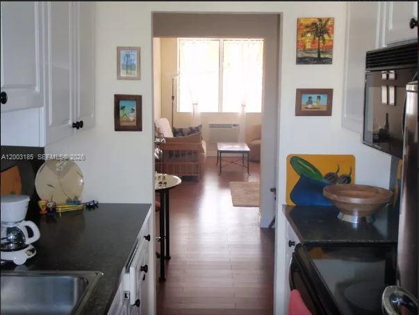 Building Photo - 900 Euclid Ave