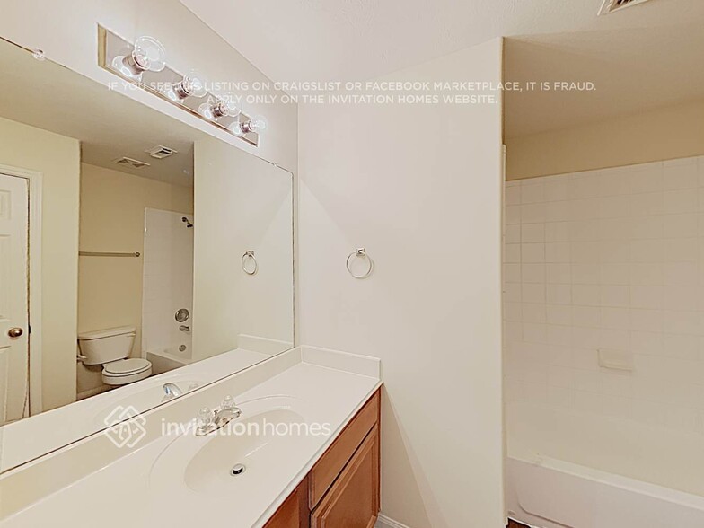 Building Photo - 6002 Deep S Dr