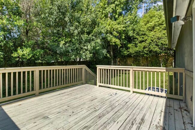 Building Photo - 2421 Wintergreen Rd