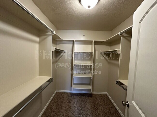 Building Photo - 2510 Charleston Ave