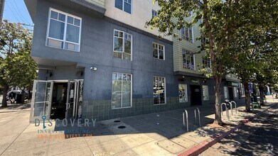 Building Photo - Stylish Uptown Condo in Prime Location