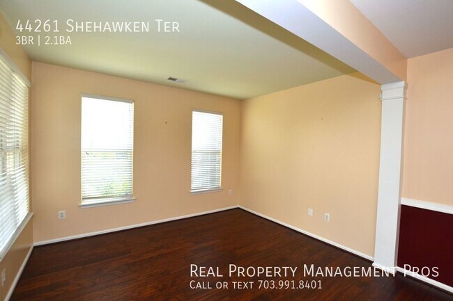 Building Photo - 44261 Shehawken Terrace