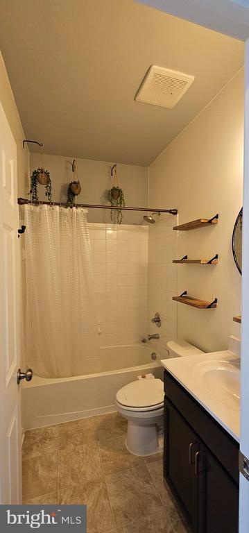 Building Photo - 126 Lindy Wy