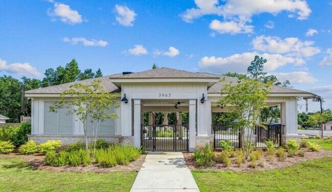 Building Photo - 5753 Danbury Blvd