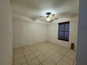 Building Photo - 10910 Clubhouse Rd