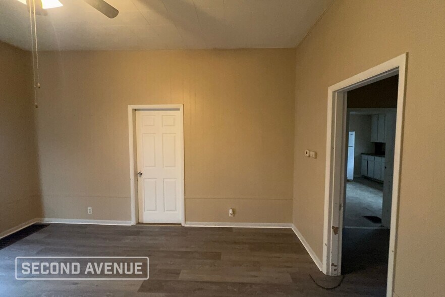 Building Photo - 512 Central Ave