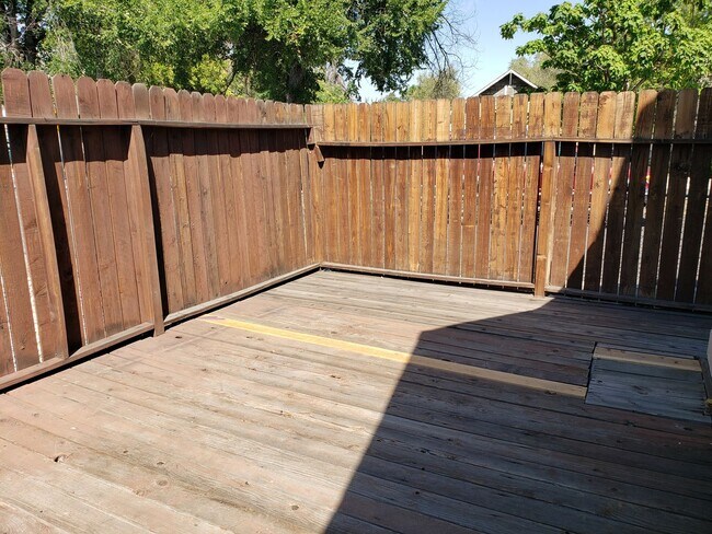 Building Photo - Central Sparks 2 Bedroom Home 