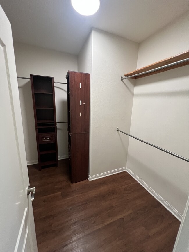 Building Photo - 42912 Beamer Ct