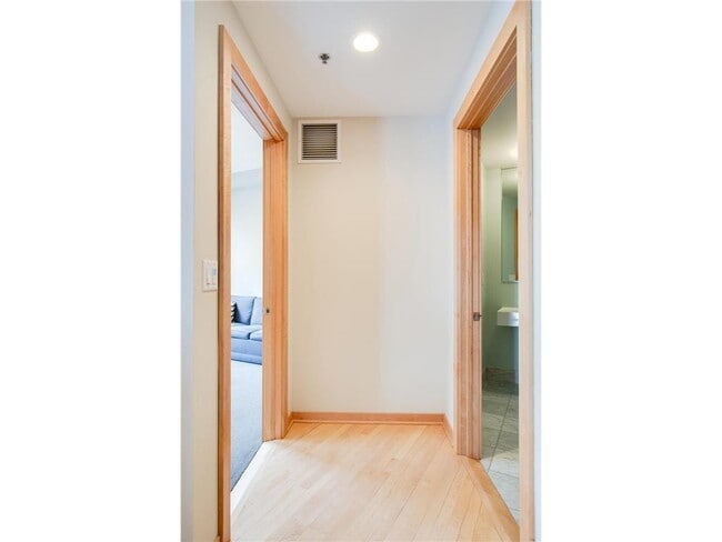 Building Photo - 408 N 1st St