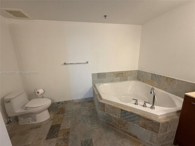 Building Photo - 2681 N Flamingo Rd