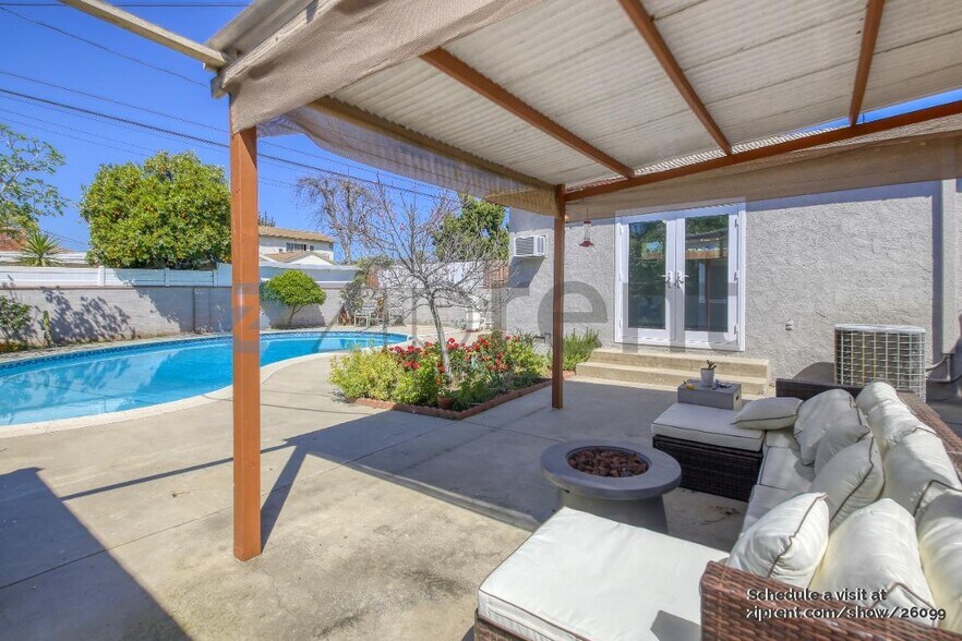 Building Photo - 10045 Wisner Ave