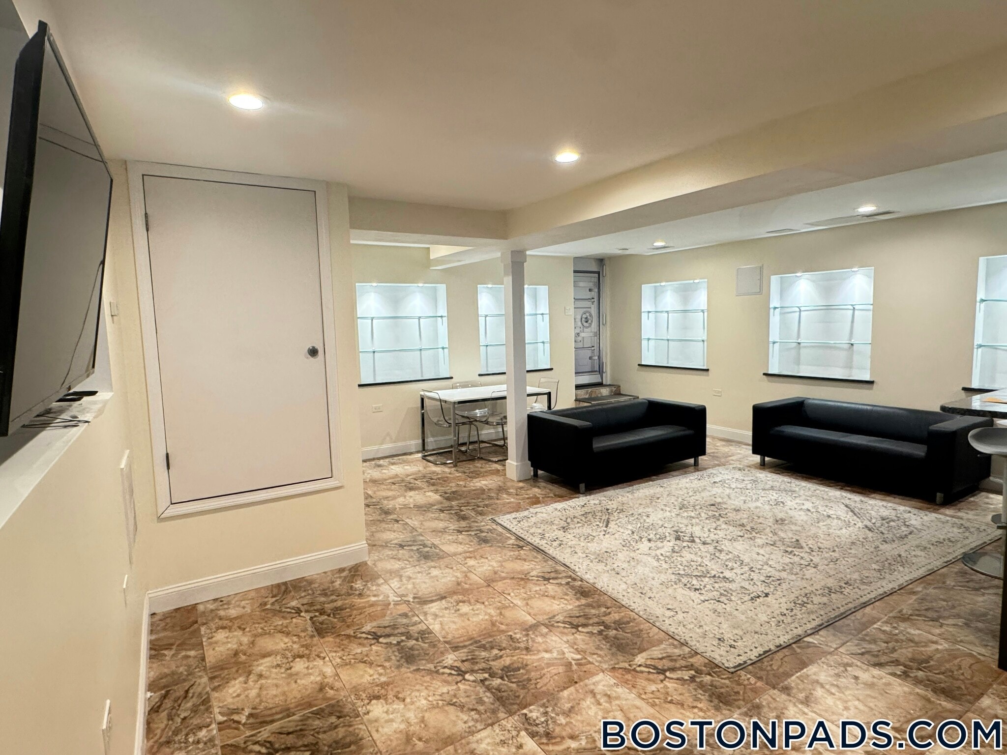 Building Photo - 25 St Marys Ct