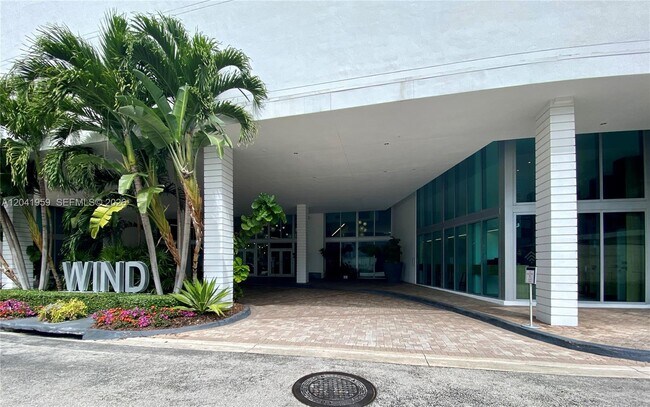 Building Photo - 350 S Miami Ave
