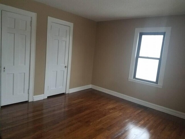 Building Photo - 60 Maple Tree Dr