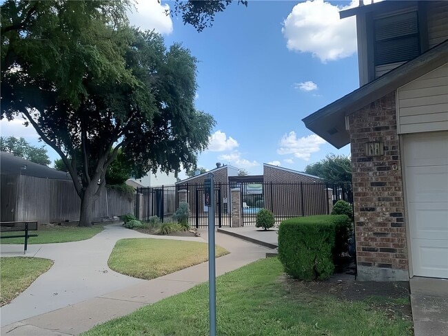 Building Photo - What's special