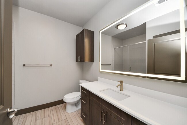 Building Photo - 5454 Washington St