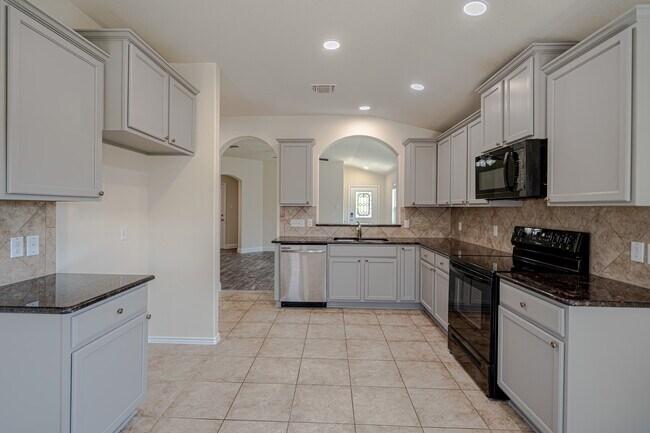 Building Photo - 121 Hematite Ln