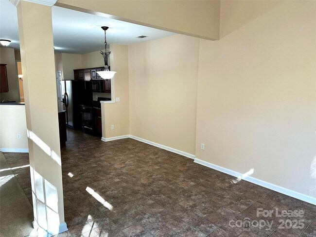 Building Photo - 7946 Mariners Pointe Cir