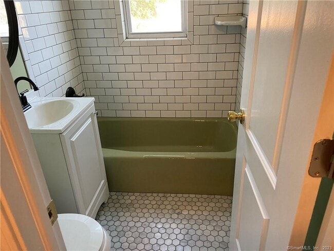 Building Photo - 213 Larkin Ct