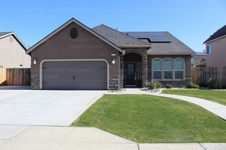 Building Photo - 3 bedrooms 2 bath plus office Stine Rd/Berkshire Rd
