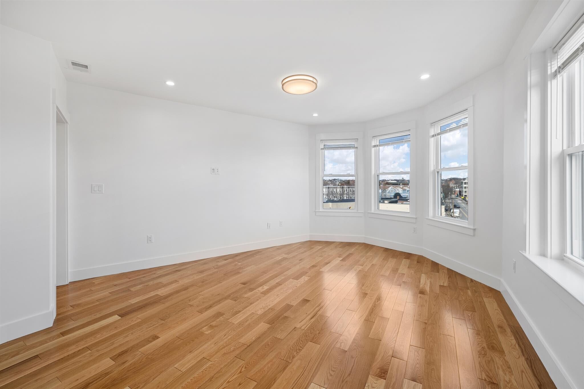 Building Photo - 401 Columbia St