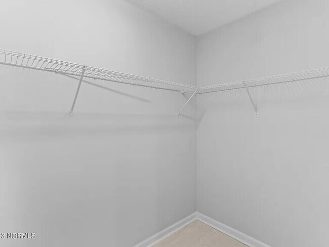 Building Photo - 11 Court 8 NW Dr