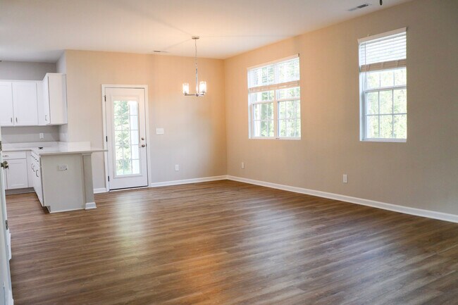 Building Photo - 772 Roberts Rd