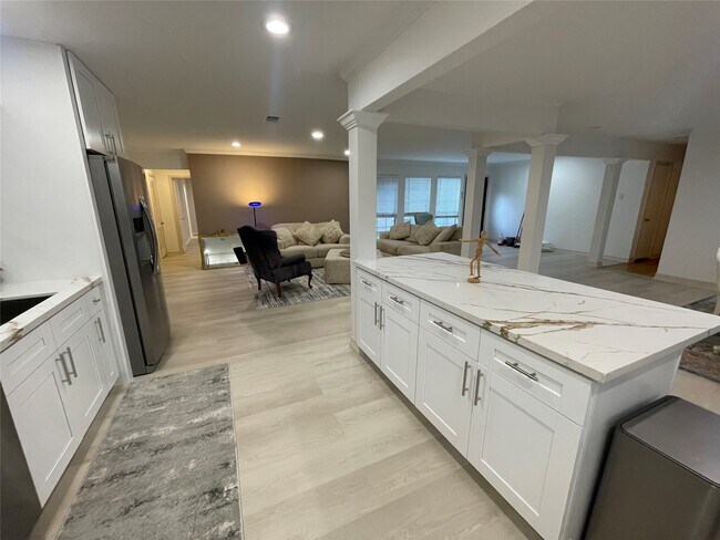 Building Photo - 12834 Tosca Ln