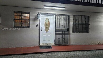 Building Photo - 1000 W 28th St