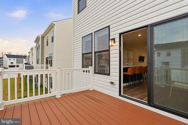 Building Photo - 369 Soft Rush Ln