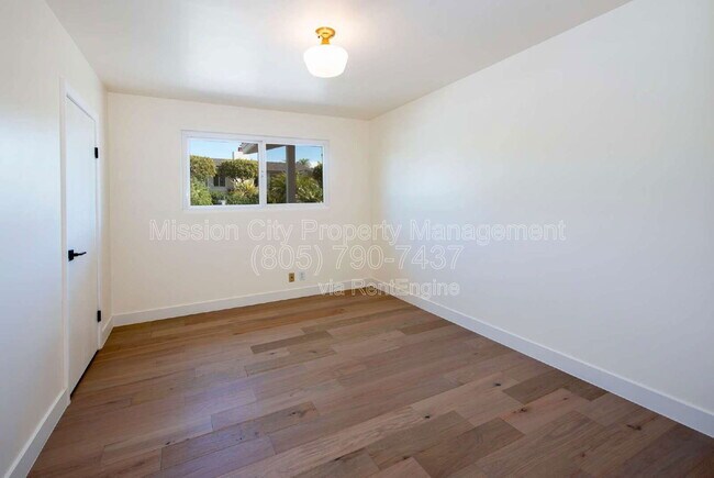 Building Photo - 5533 Callejon