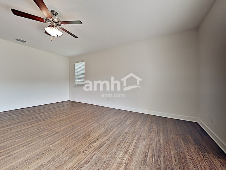 Building Photo - 5843 Hampton Creek Rd